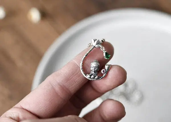 Pendentif Bouddha – Divinité Bouddhiste en Argent Sterling