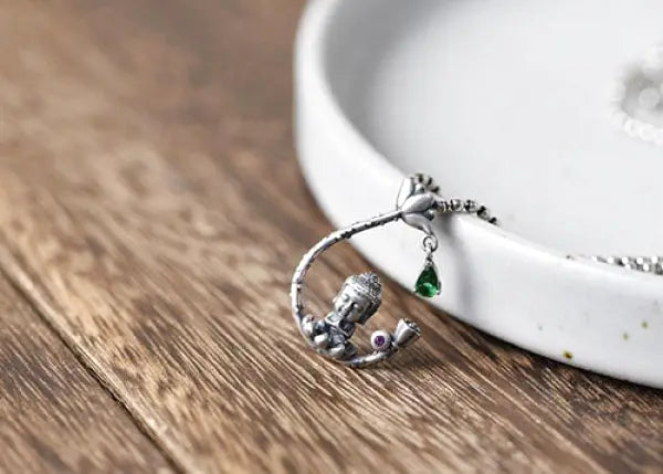 Pendentif Bouddha – Divinité Bouddhiste en Argent Sterling