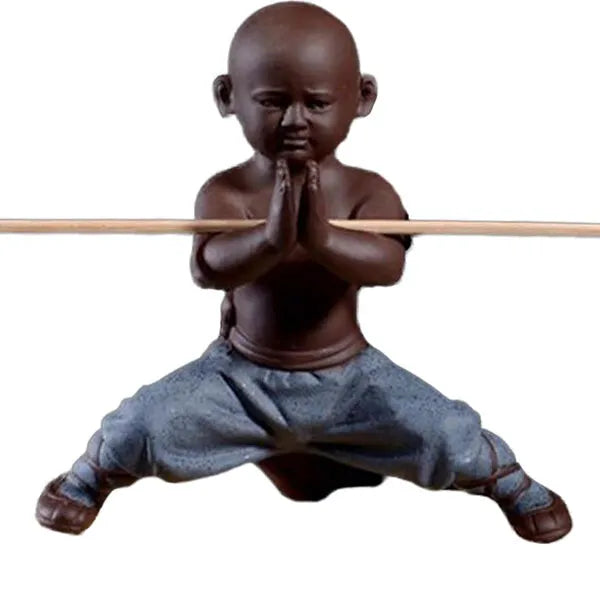 Statuette Bouddha: Le Kung-Fu du Petit Moine Shaolin