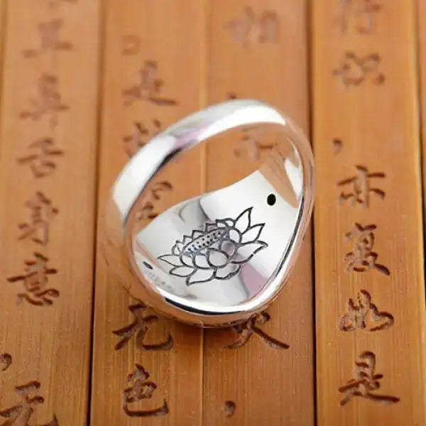 Bague Bouddha Mantra Compassion Argent – Édition Signature