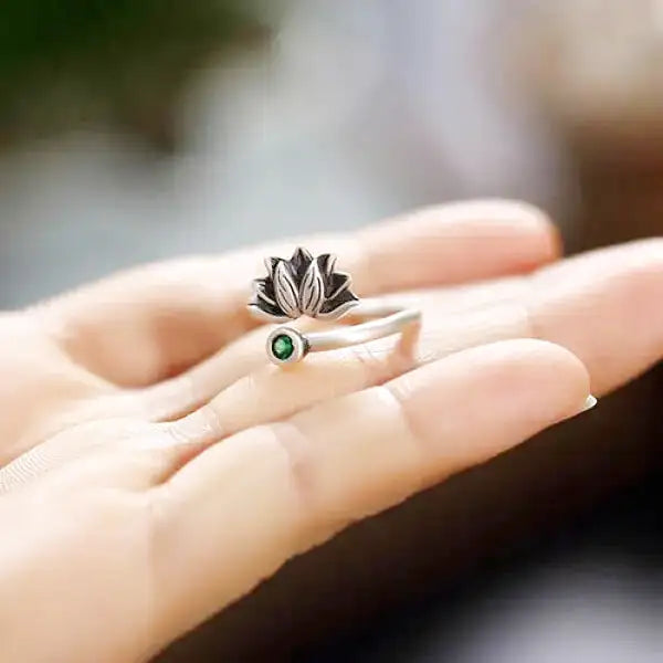 Bague Bouddha – Fleur de Lotus Argentée