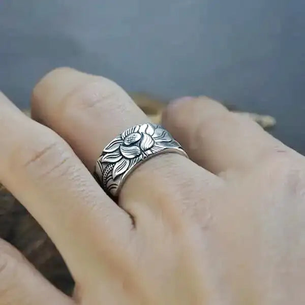 Bague Bouddha et Fleur de Lotus Argentée – Édition Signature