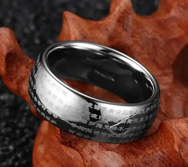 Bague Bouddha Mantra Tibétain en Titane — Collection Signature