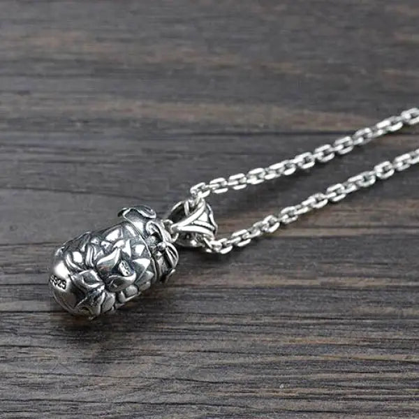 Pendentif Bouddha en Argent avec Amulette Bouddhiste – Édition Signature