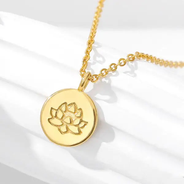 Pendentif Bouddha en Or – Fleur de Lotus, Édition Signature